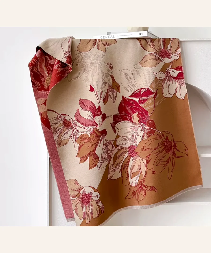 Kantiloom floral scarf lookbook image