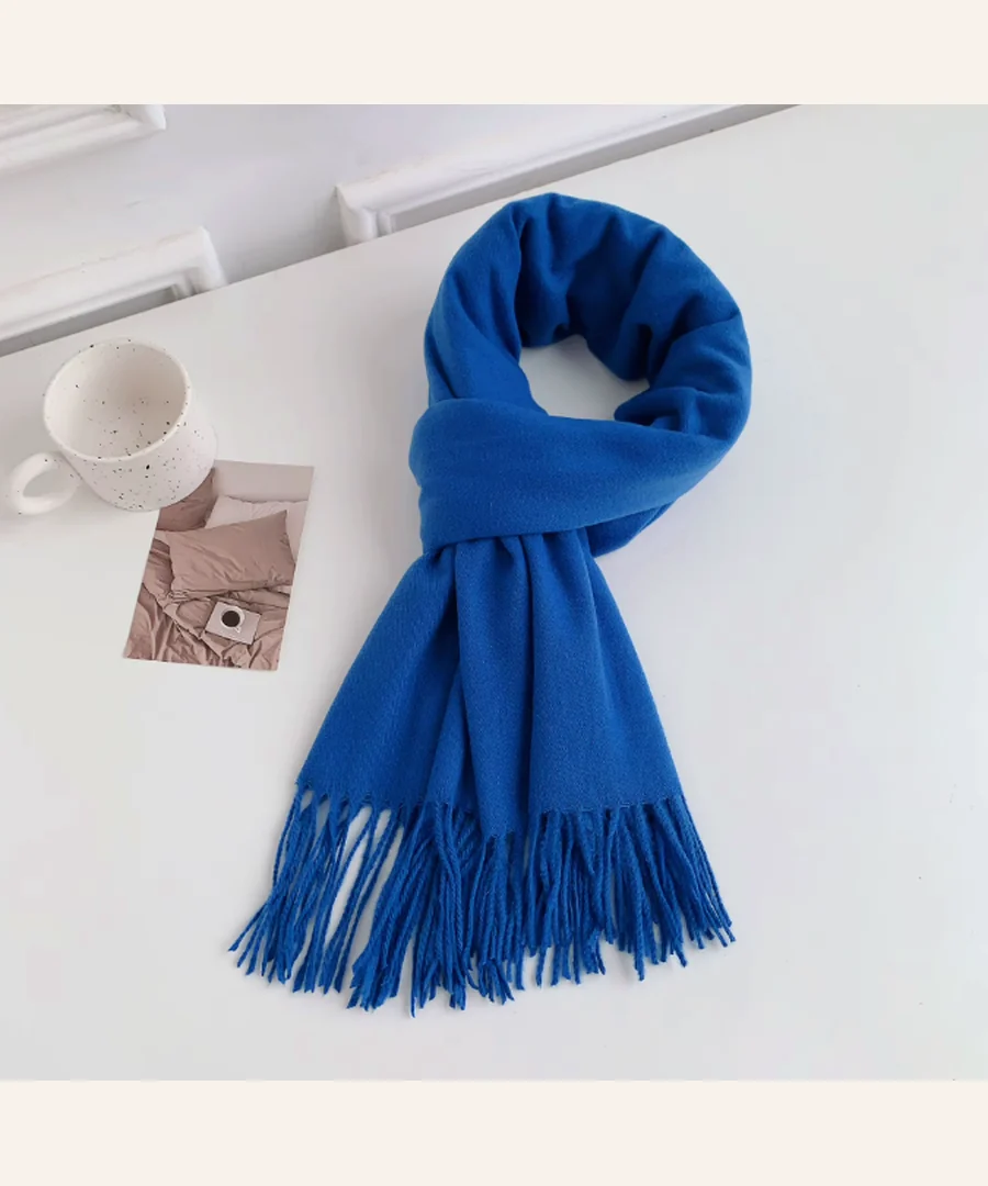 Kantiloom solid scarf lookbook image